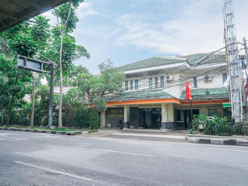 Oyo 2085 Chrysanta Hotel Bandung Extérieur photo