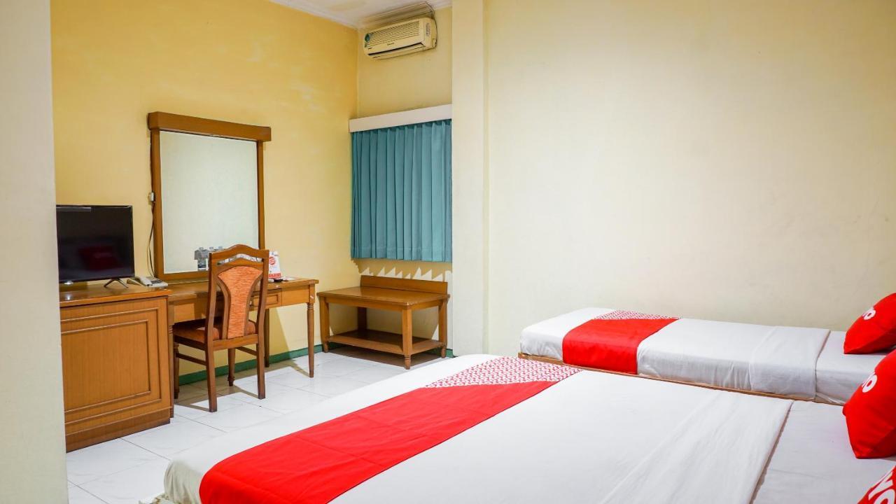 Oyo 2085 Chrysanta Hotel Bandung Extérieur photo