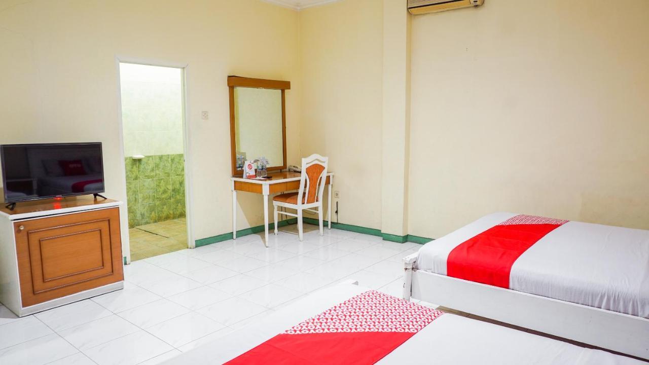 Oyo 2085 Chrysanta Hotel Bandung Extérieur photo
