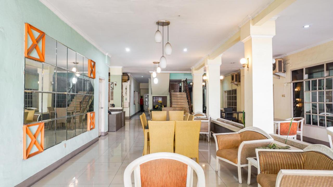 Oyo 2085 Chrysanta Hotel Bandung Extérieur photo