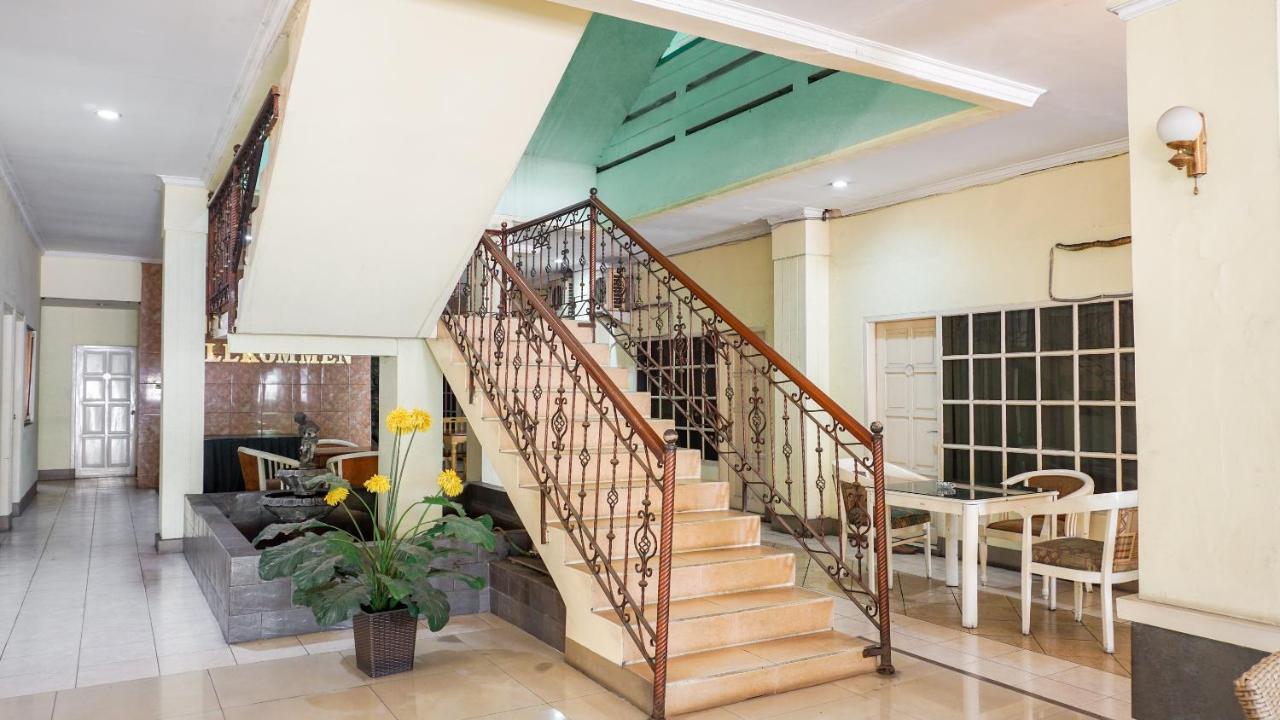Oyo 2085 Chrysanta Hotel Bandung Extérieur photo